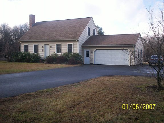 3rd image of 482 Turners Falls Rd