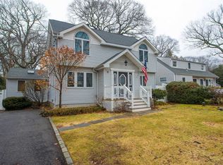 15 Aldrich St, Huntington Station, NY 11746