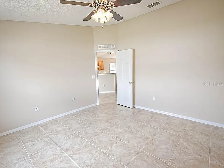 2139 Sandridge Cir — Photo 20