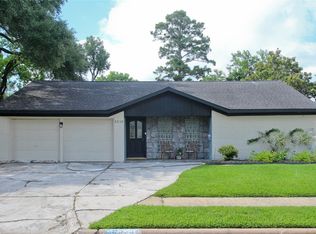 5530 Loch Lomond Dr, Houston, TX 77096