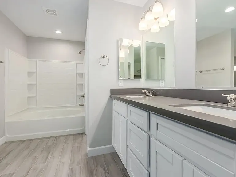 1014 E Odeum Ln — Photo 16