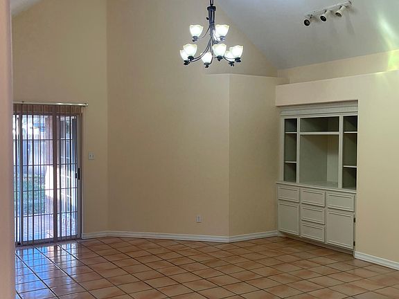 4th image of 2415 Pheasant Dr