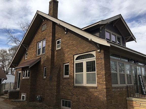 3rd image of 217 S 8th St