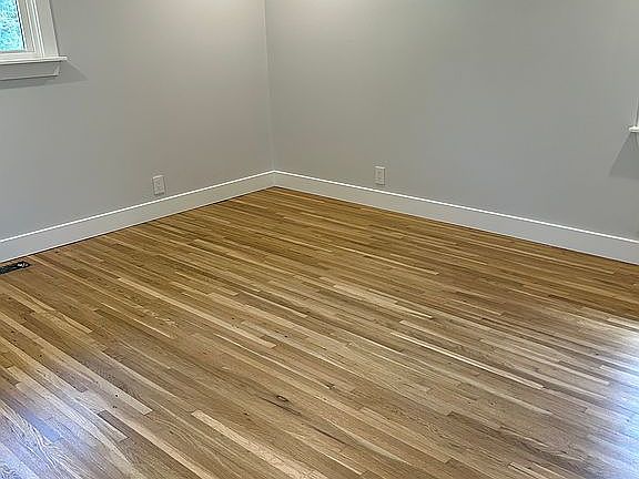 5th image of 2345 Dundee Ln