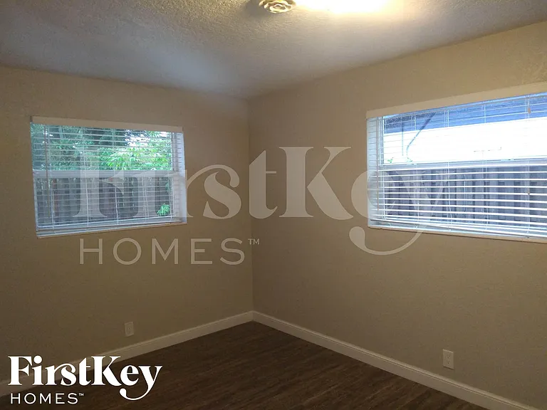 3181 SW 22nd Ct — Photo 6