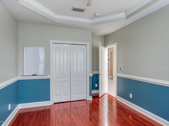 5th image of 252 Island Green Dr