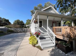1713 Lyon St, Port Huron, MI 48060