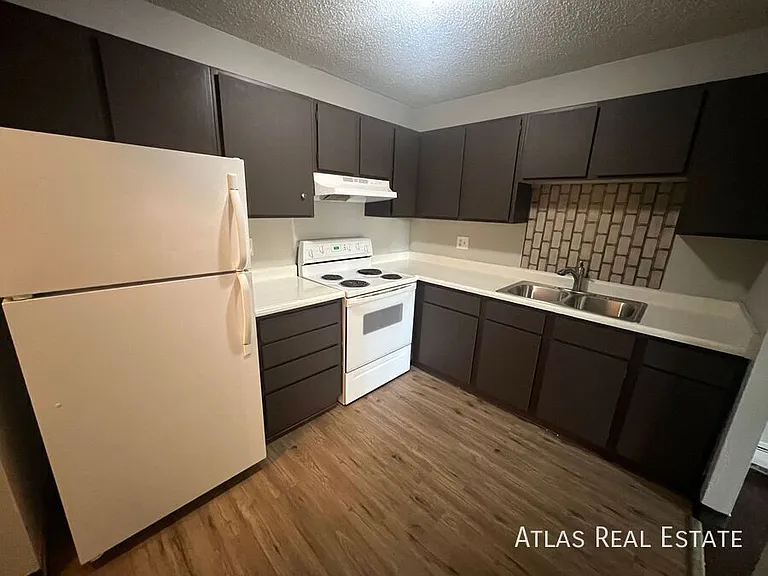 312 W Alabama Ave — Photo 22