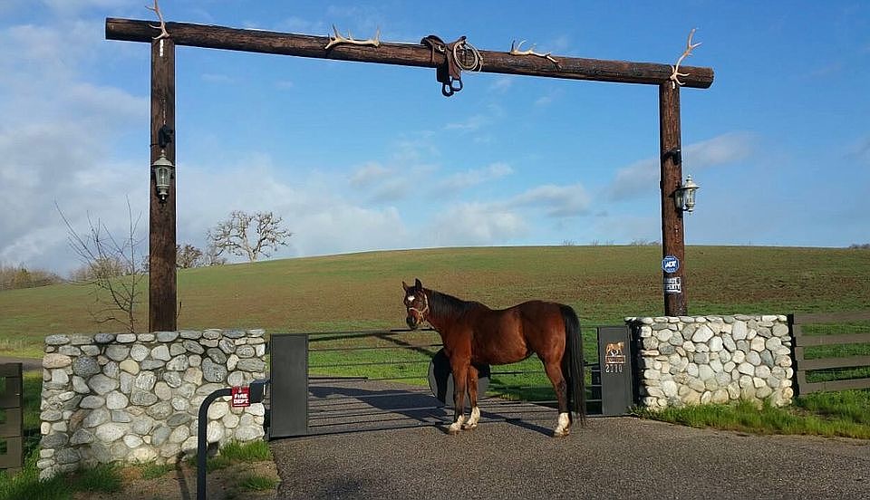 The Oaks Ranch Entry