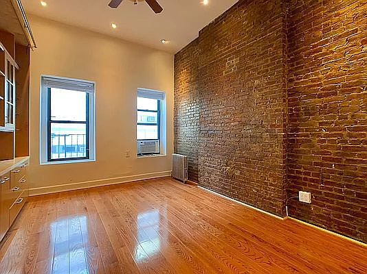 3rd image of 411 W 50th St #5B