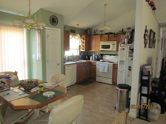 Eat-In Kitchen