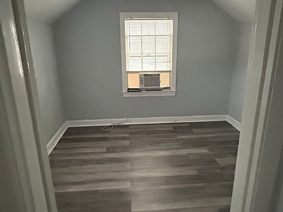 5th image of 2319 Tytus Ave #2