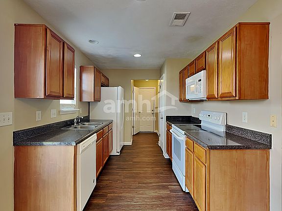 3rd image of 3129 Skinner Dr