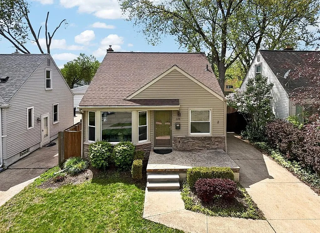 3 bed, 1497 sqft, $2,600 — Photo 1