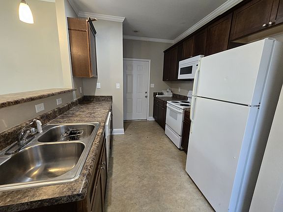 3rd image of 12151 Prudie Cir #A