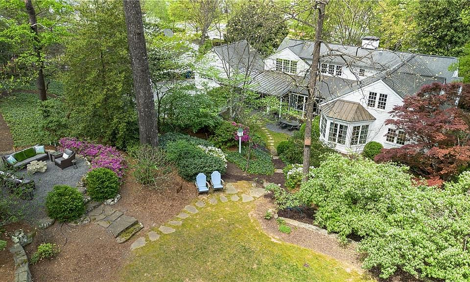 1st image of 221 Robin Hood Rd NE