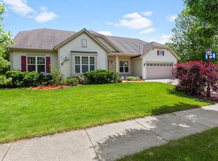 1717 Hunter Rd, Waukesha, WI