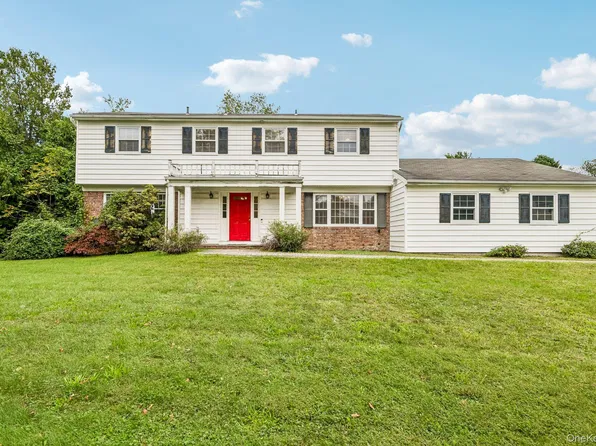 5 Edwin Lane, Huntington, NY 11743