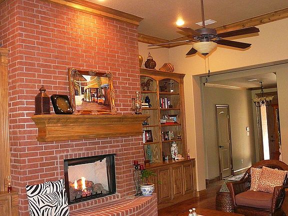 LIVING RM