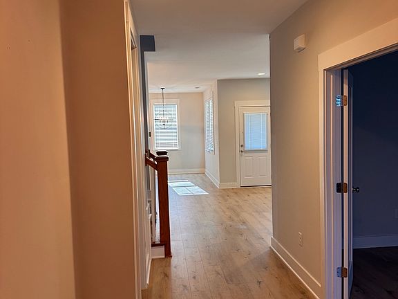3rd image of 44 Mindees Ln