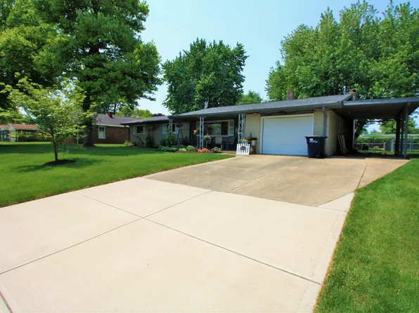 902 Melody Ln, Frankfort, IN 46041