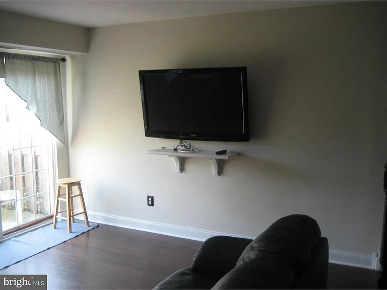 45 Winston Ct — Photo 3