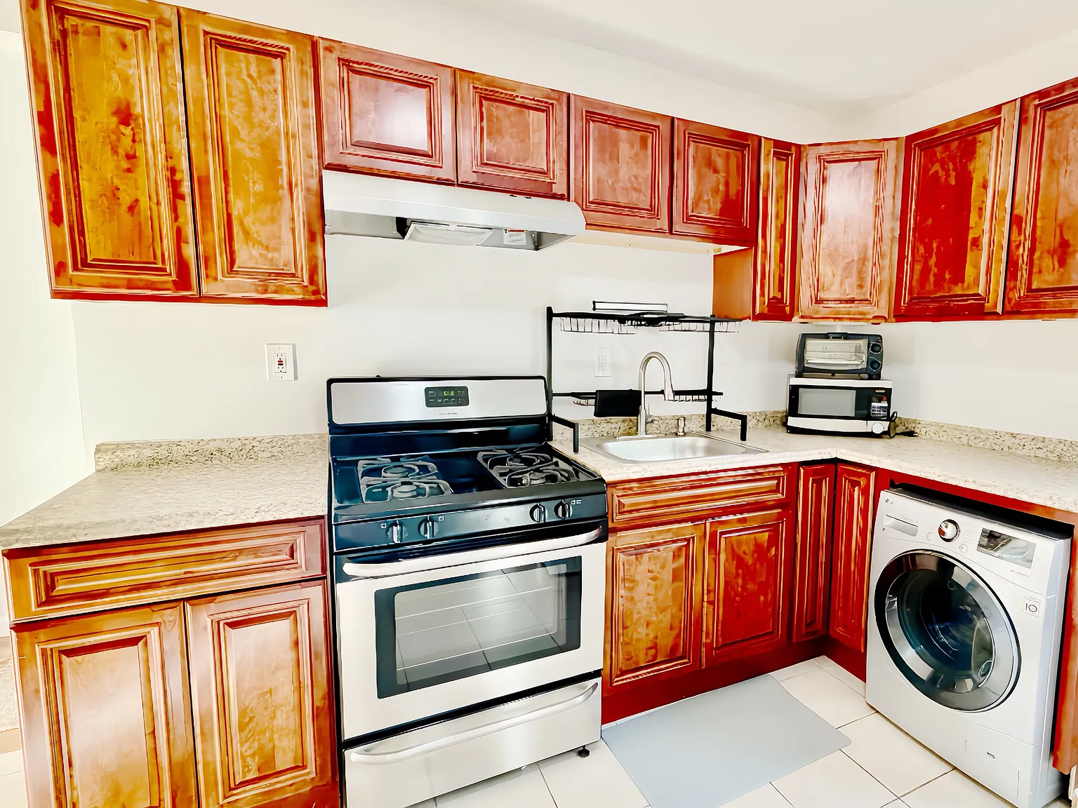 2 bed, 950 sqft, $3,000 — Photo 3