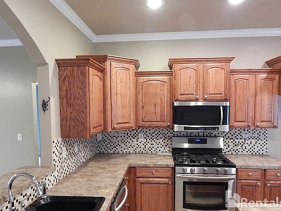4th image of 544 E Greenwood Ln