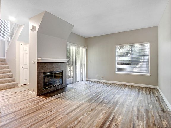 4th image of 688 Indian Oak Ln Unit 101