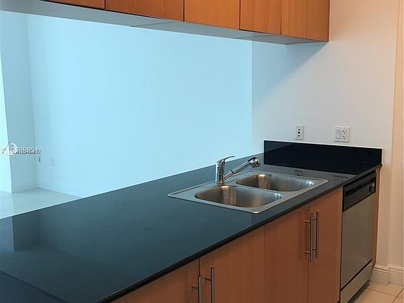 3rd image of 1750 N Bayshore Dr APT 2503