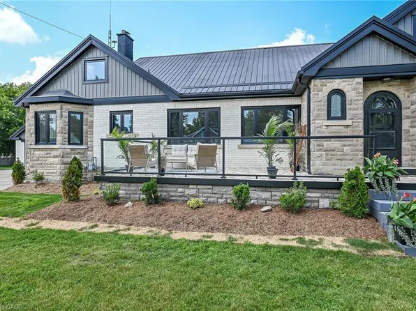 27 Church St E, Norfolk County, ON N4B 1T2