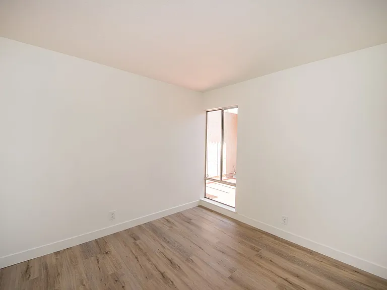 3069 Hayes Ave — Photo 13