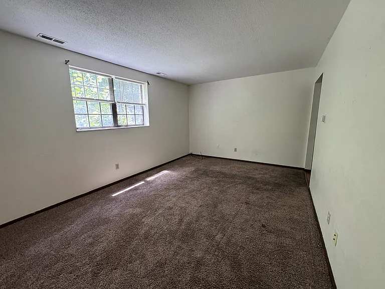 3353 W Laskey Rd #16 — Photo 7