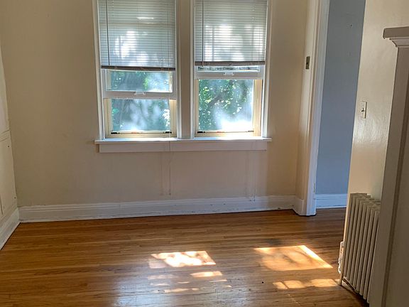 3rd image of 542 Lincoln Ave