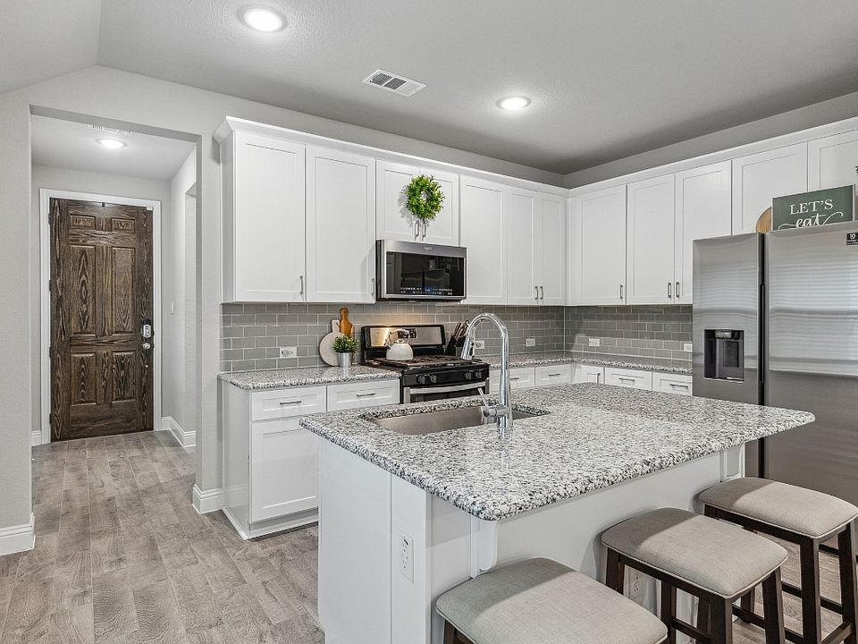 1st image of 1058 Norias Dr