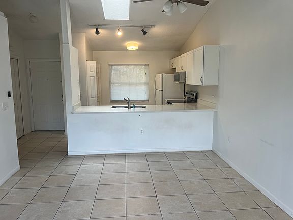 2nd image of 9837 Lancewood St