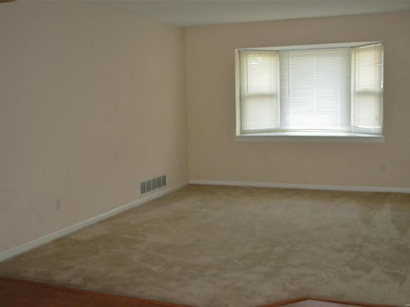 5th image of 1380 Willow Brook Cove Ct APT 7