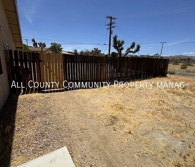 58439 Palisade Dr #B — Photo 16