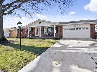 3121 Stonehill Dr, Springfield, IL 62704