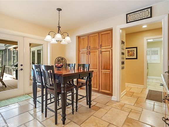 5th image of 203 Cove Lake Dr