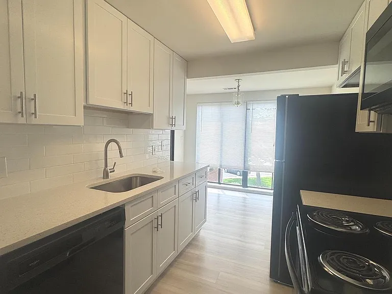 18001 Chalet Dr #19202 — Photo 8