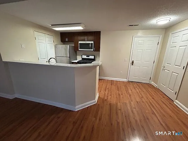 488 Bedford St #423 — Photo 12