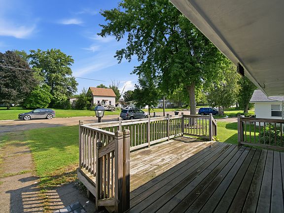 3rd image of 508 3rd St SW