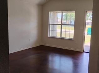 102 1/2 Surrey Ln #200-B, Gatesville, TX 76528