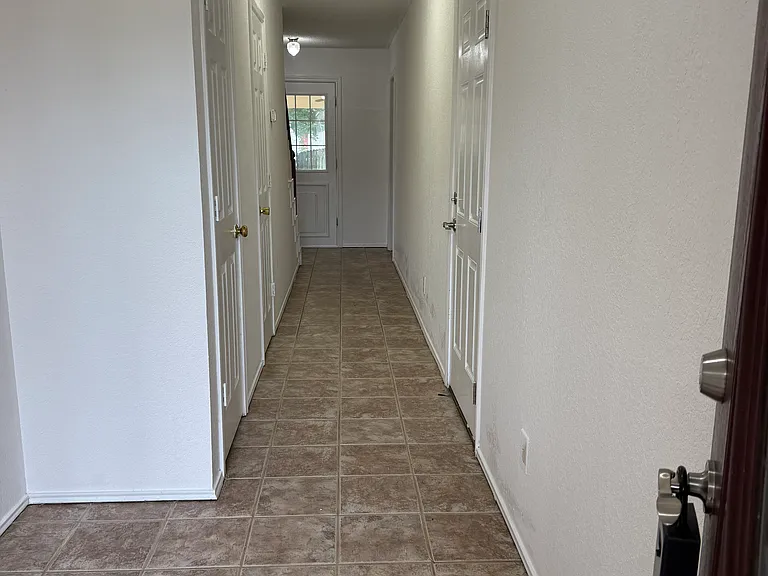 8617 Sabinas Trl — Photo 4