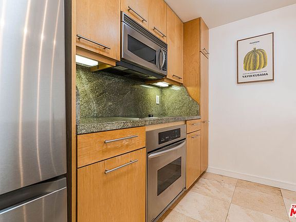 4th image of 10535 Wilshire Blvd APT D4