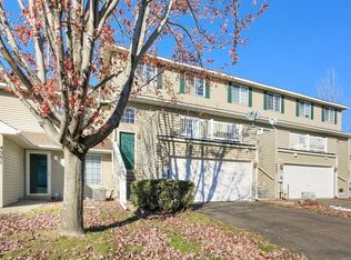 4983 Grenwich Ave N, Oakdale, MN 55128