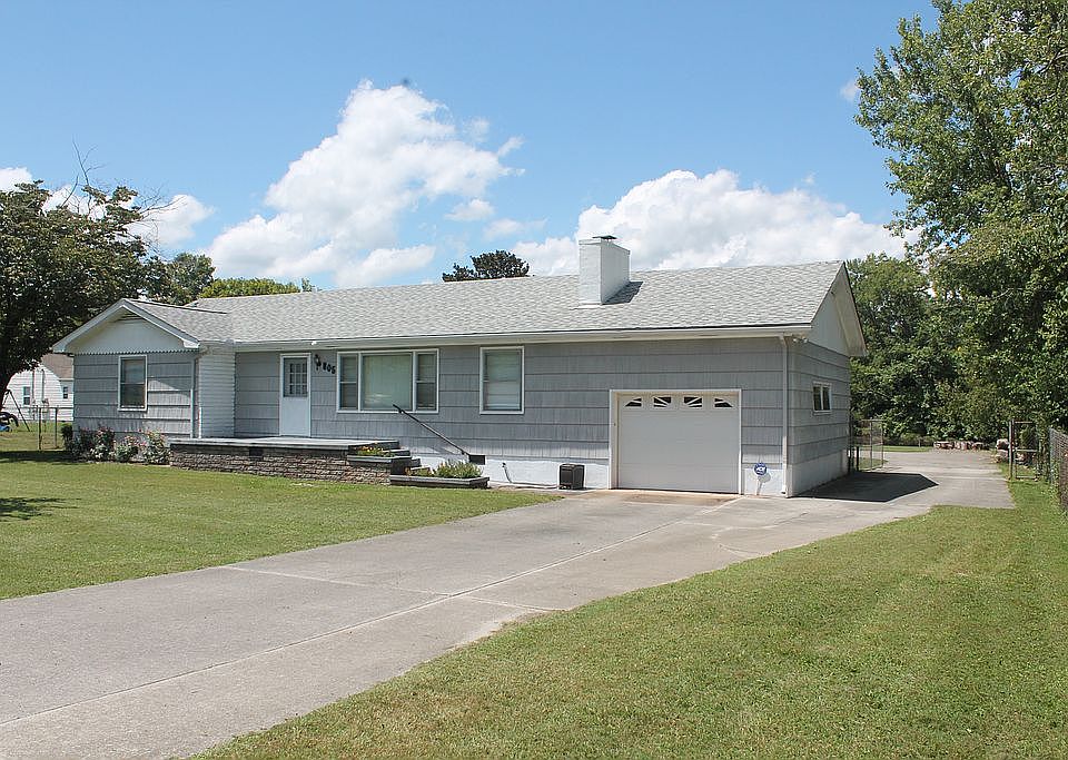 1st image of 805 Glenoaks Dr