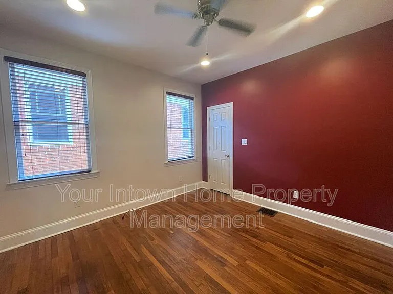 639 Somerset Ter NE — Photo 17