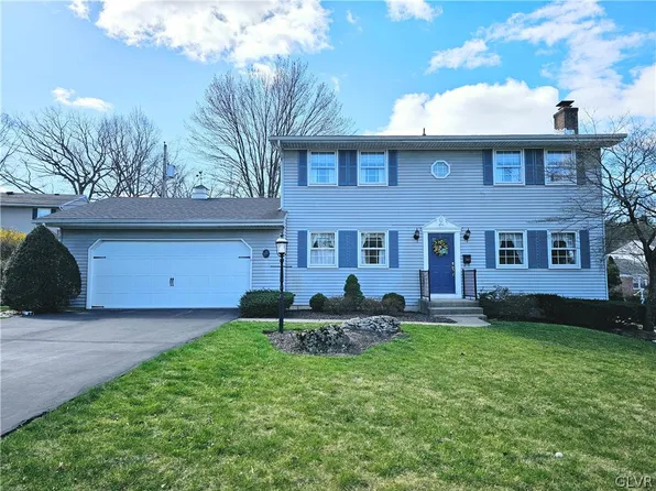 302 Buckingham Dr, Bethlehem, PA 18017